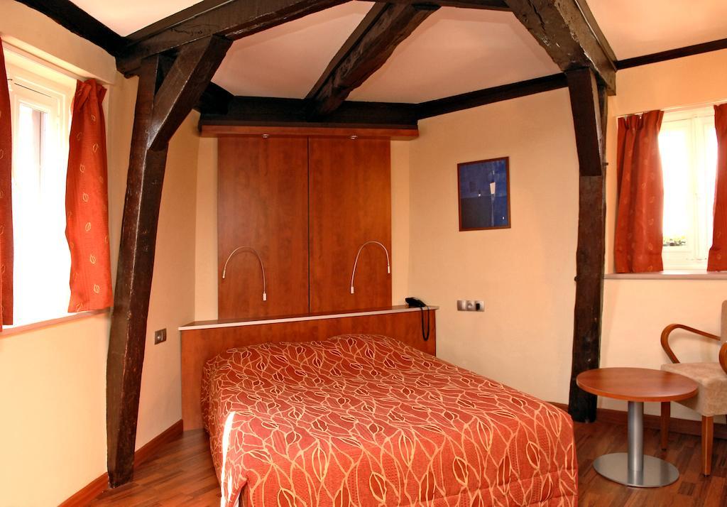 Les Berceaux Hotel Epernay Bilik gambar